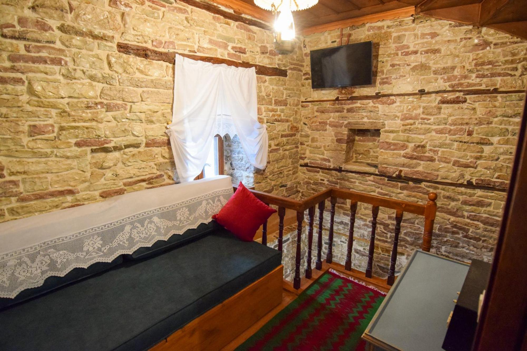 Aqueduct Inn Gjirokastra Kültér fotó
