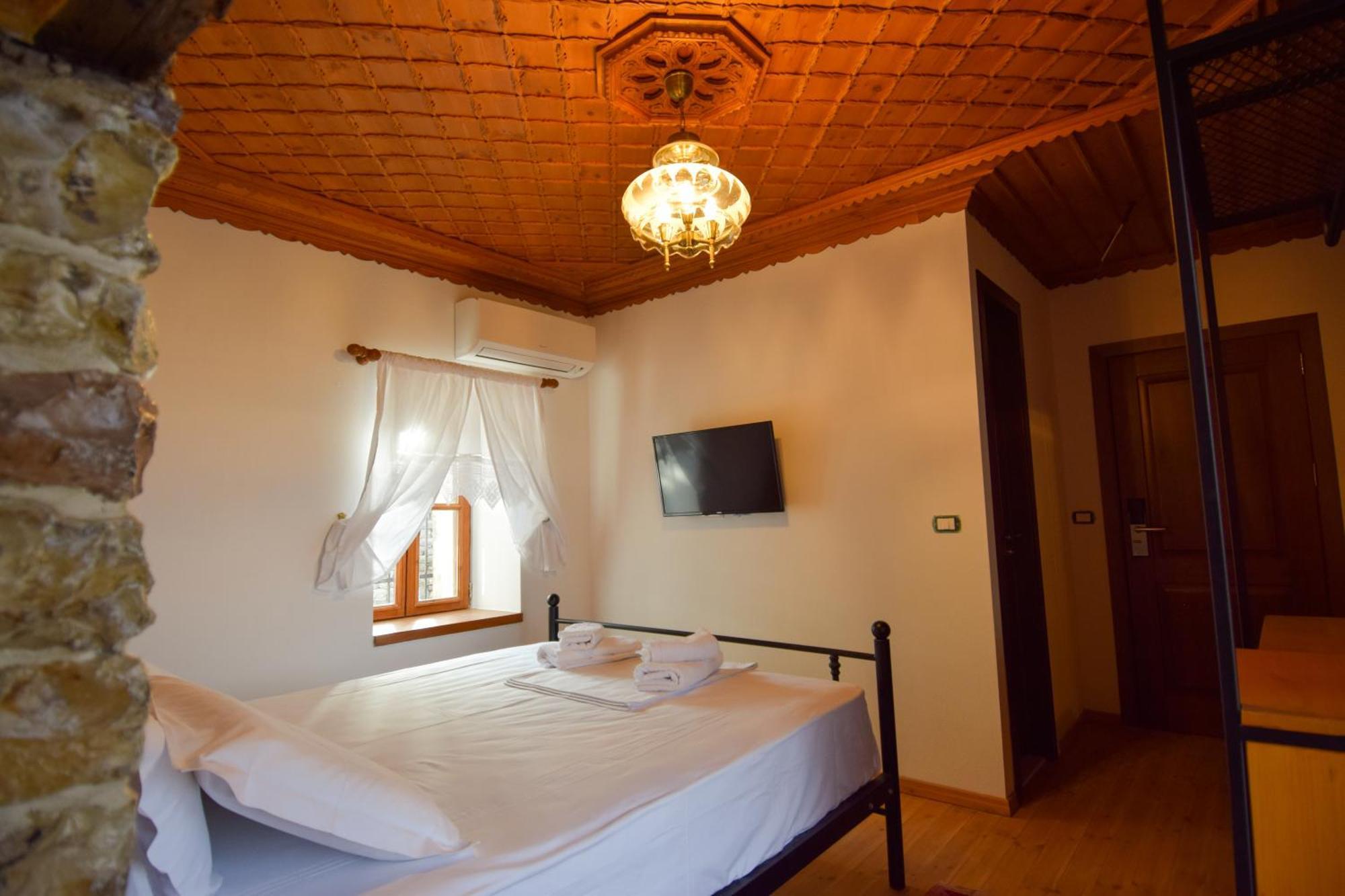 Aqueduct Inn Gjirokastra Kültér fotó