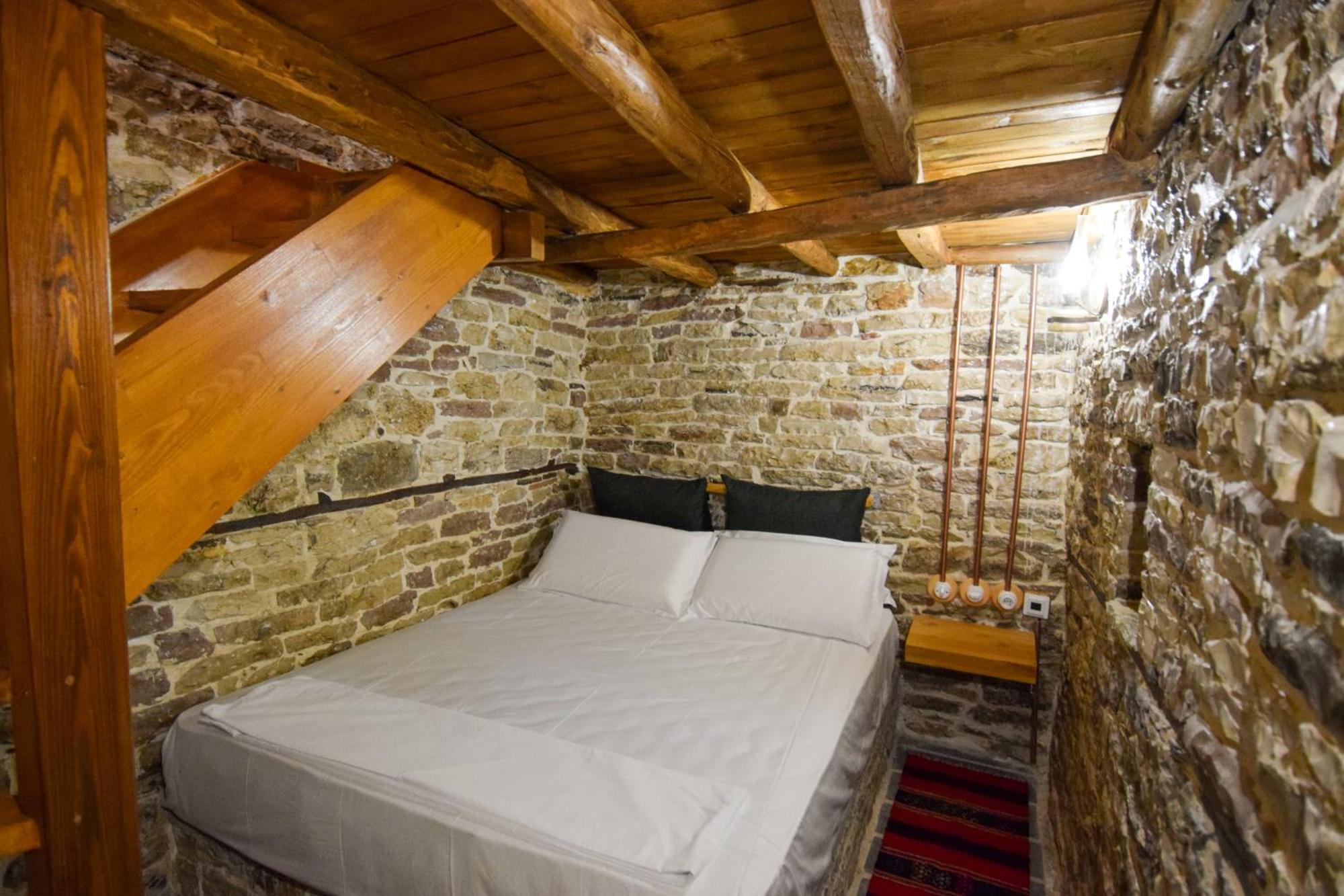 Aqueduct Inn Gjirokastra Kültér fotó