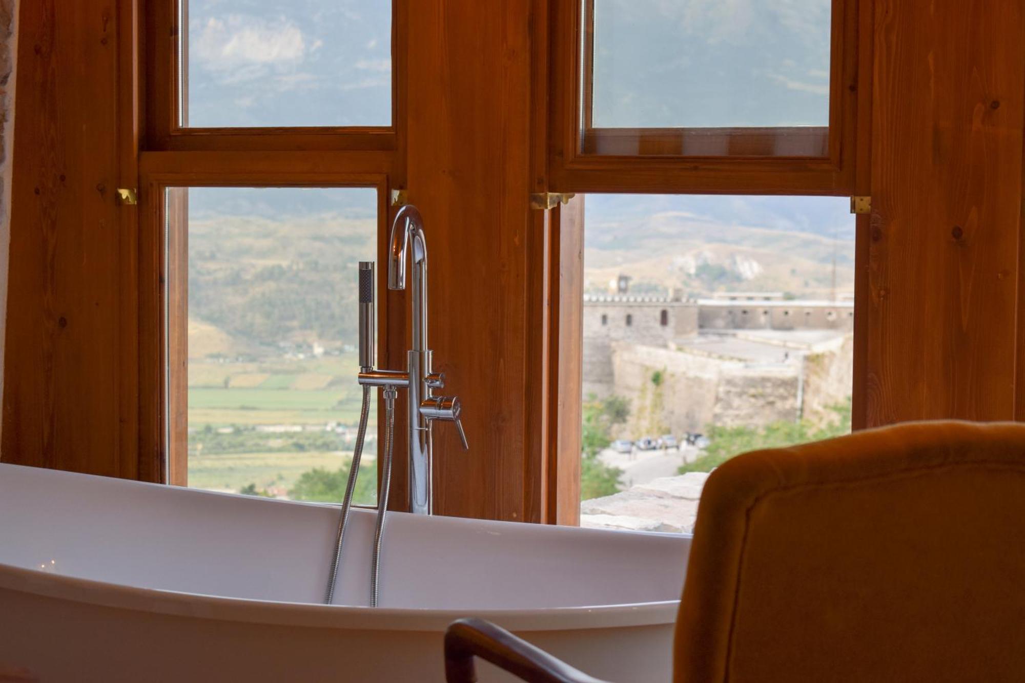 Aqueduct Inn Gjirokastra Kültér fotó