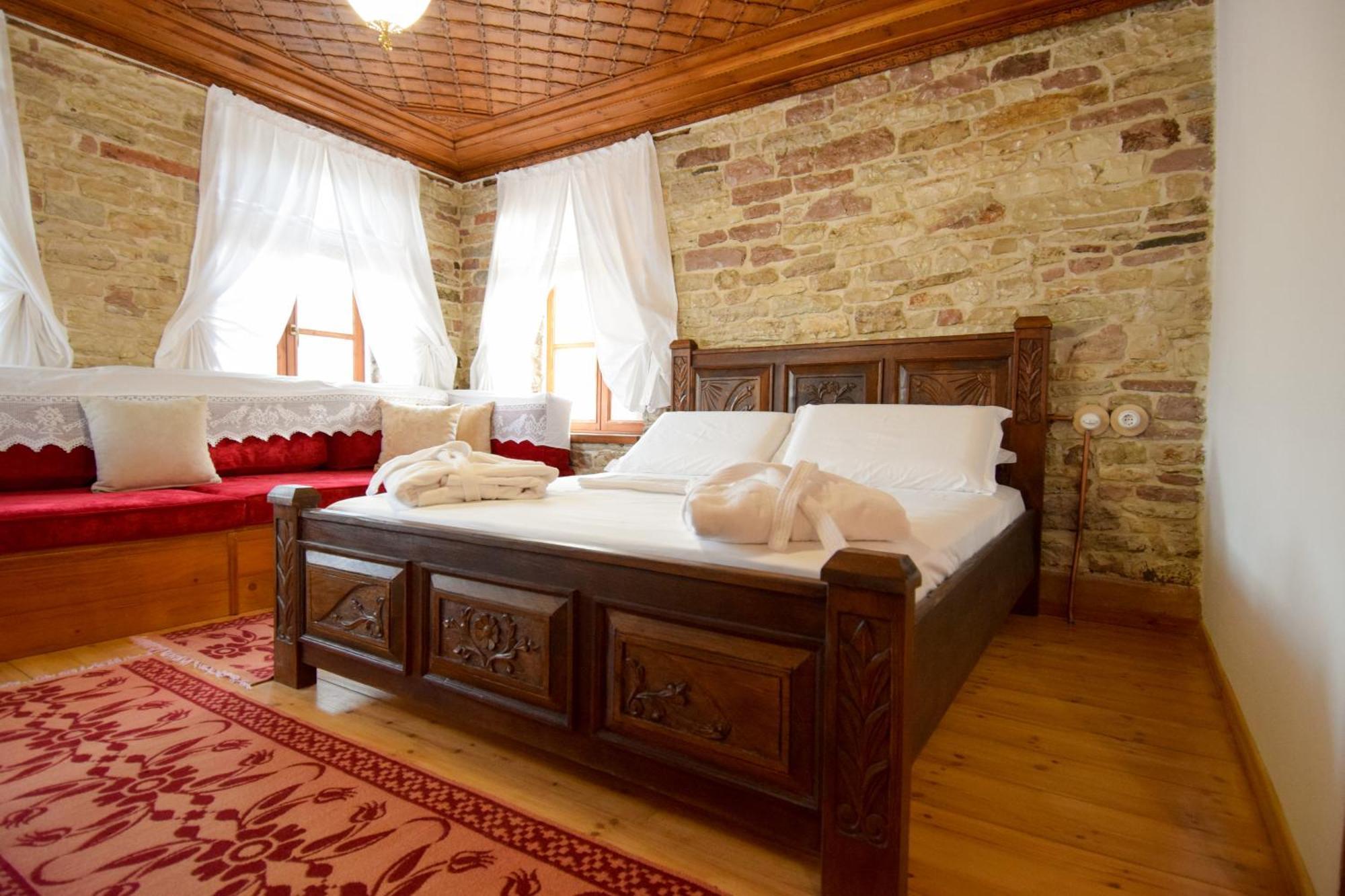 Aqueduct Inn Gjirokastra Kültér fotó